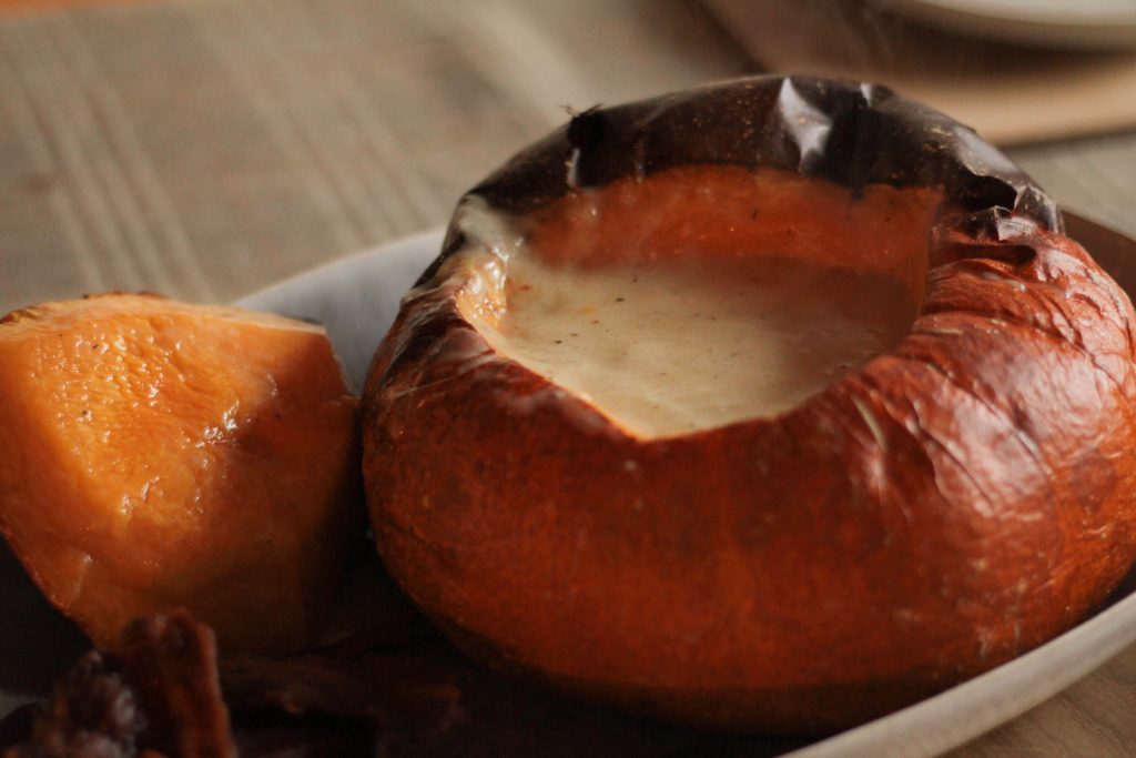http://archieandtherug.com/food/pumpkin-cheese-fondue/ pumpkin recipe fondue vegetarian 